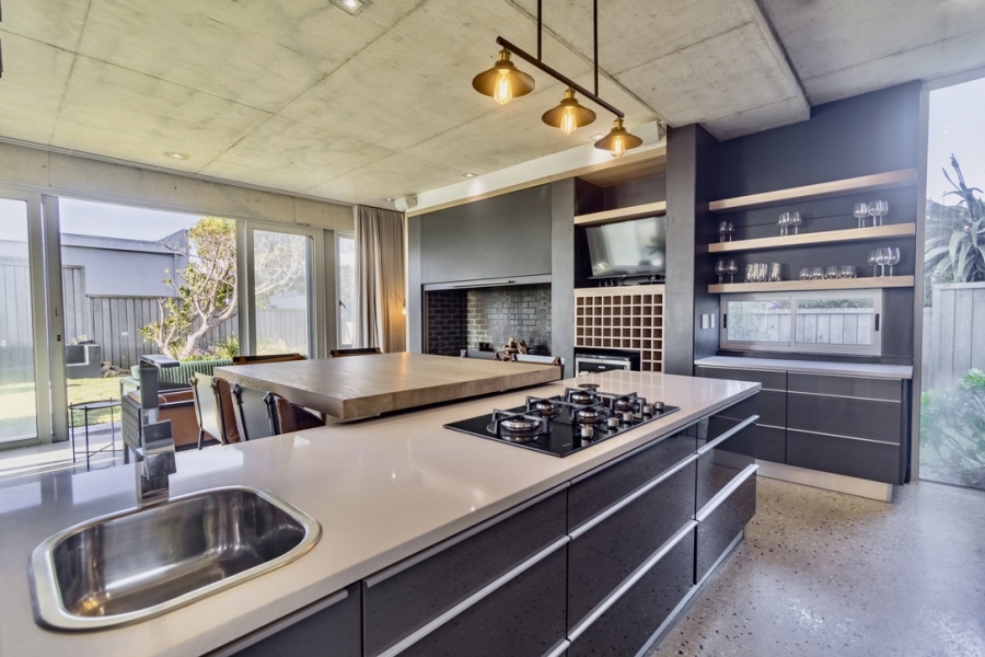 4 Bedroom Property for Sale in Van Riebeeckstrand Western Cape